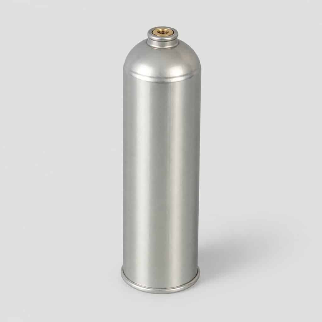 Cartouche de gaz grand format sur fond clair