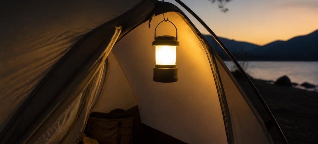 Comment bien choisir sa lampe de camping ?